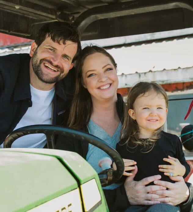joe, serenity, and della carr