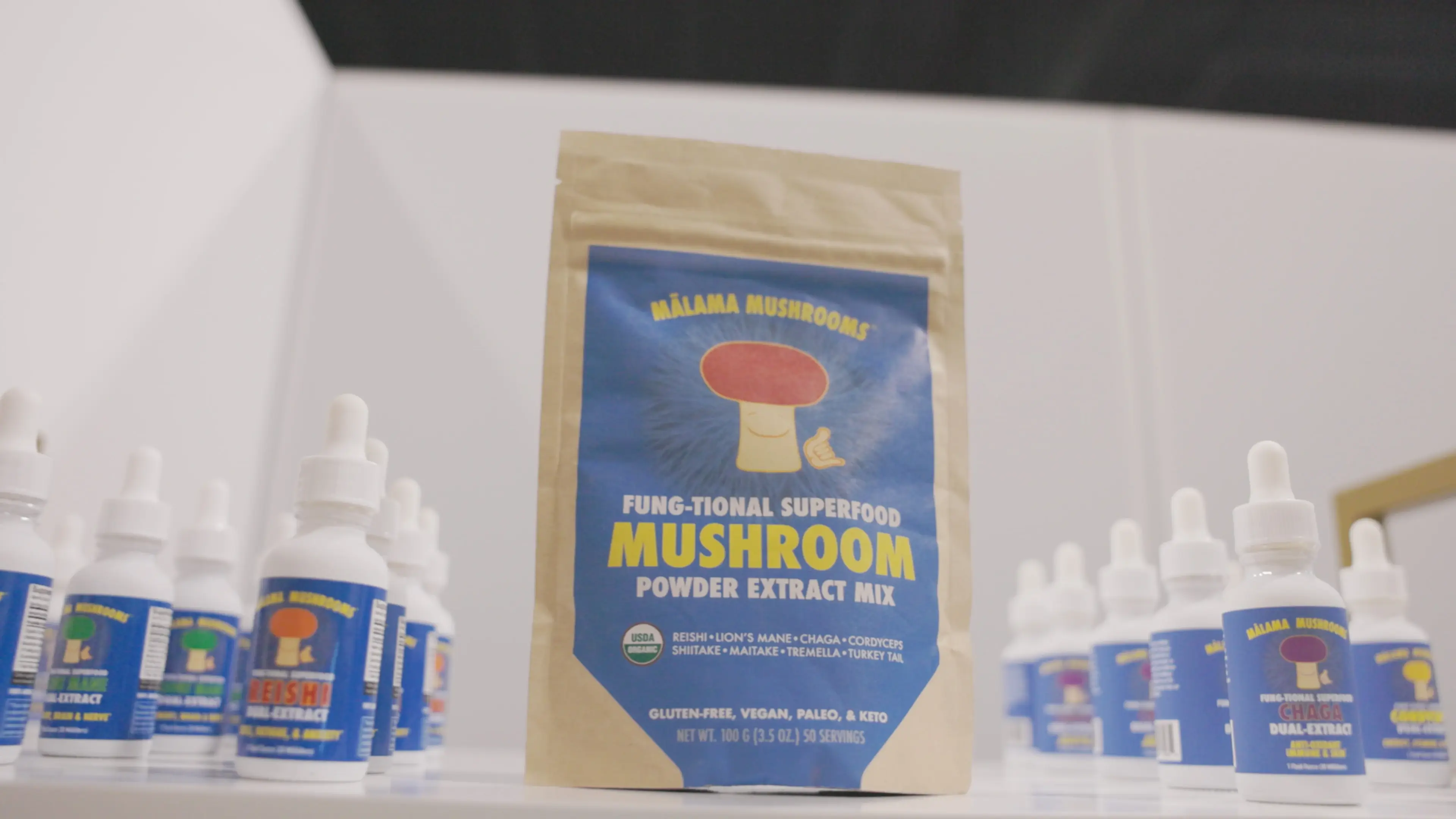Picture of the Malama Mushrooms 8 mushroom powder extract
